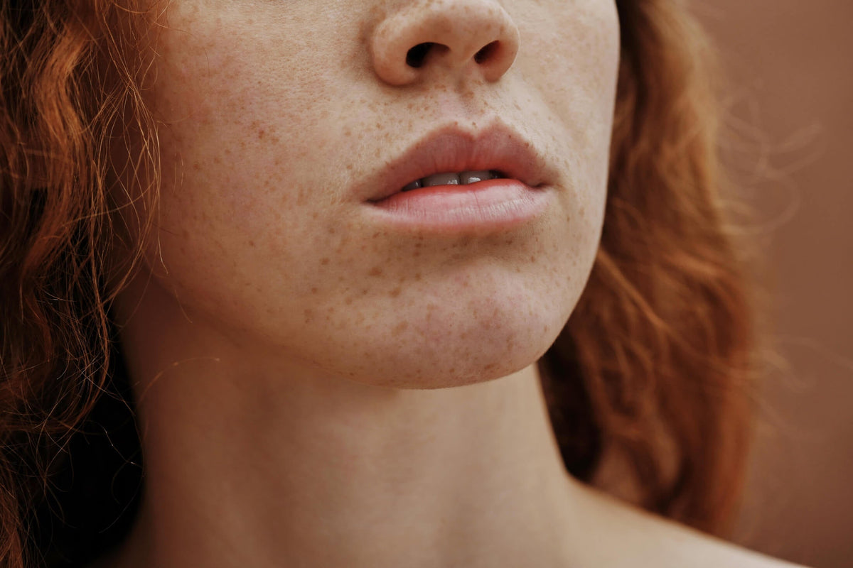 How Water Quality Affects Your Skin & Hair: Hydration, Tap Water Contaminants & Health