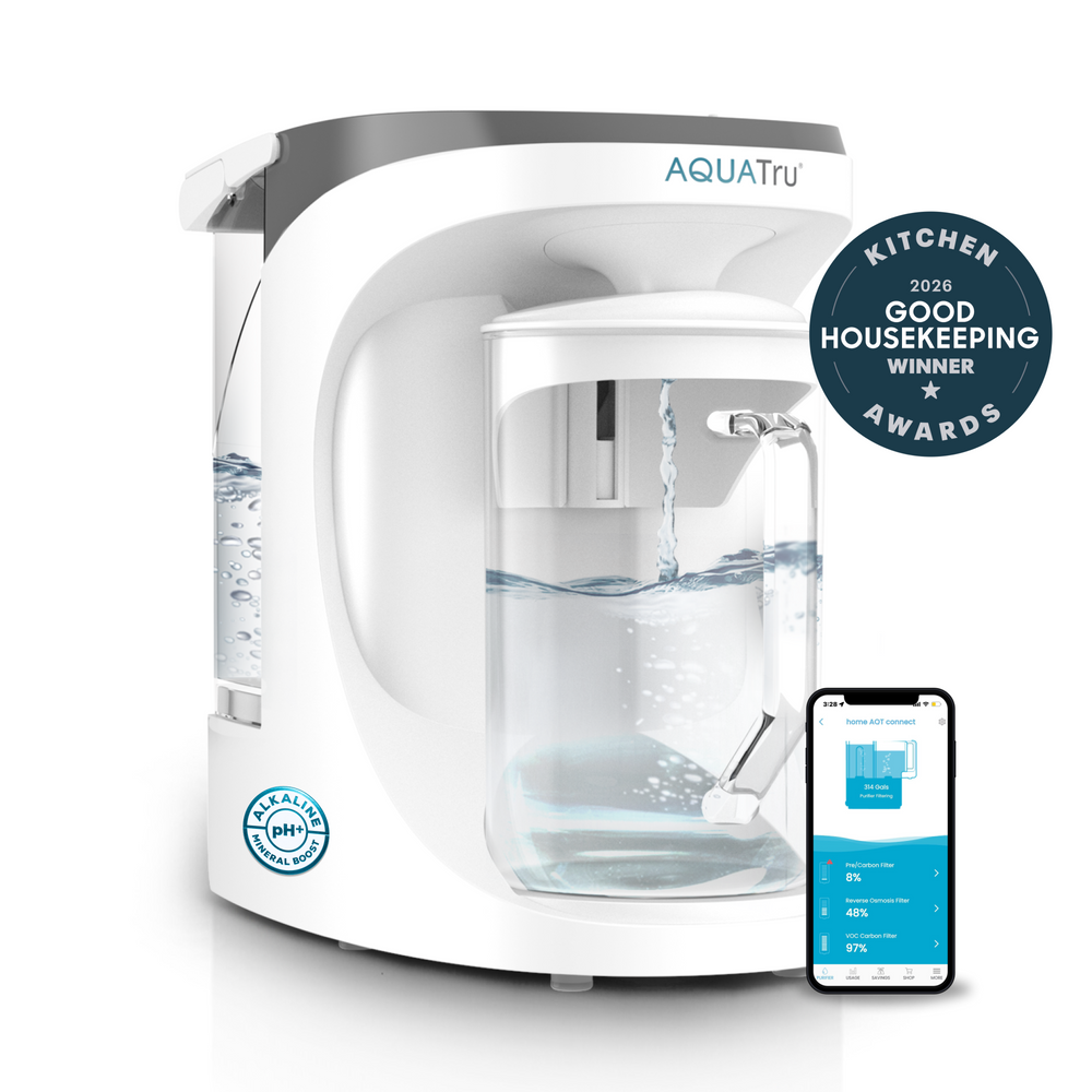 AquaTru Carafe Smart with Alkaline Mineral Boost, with a sticker that reads "Kitchen Awards 2026 Good Housekeeping Winner". 